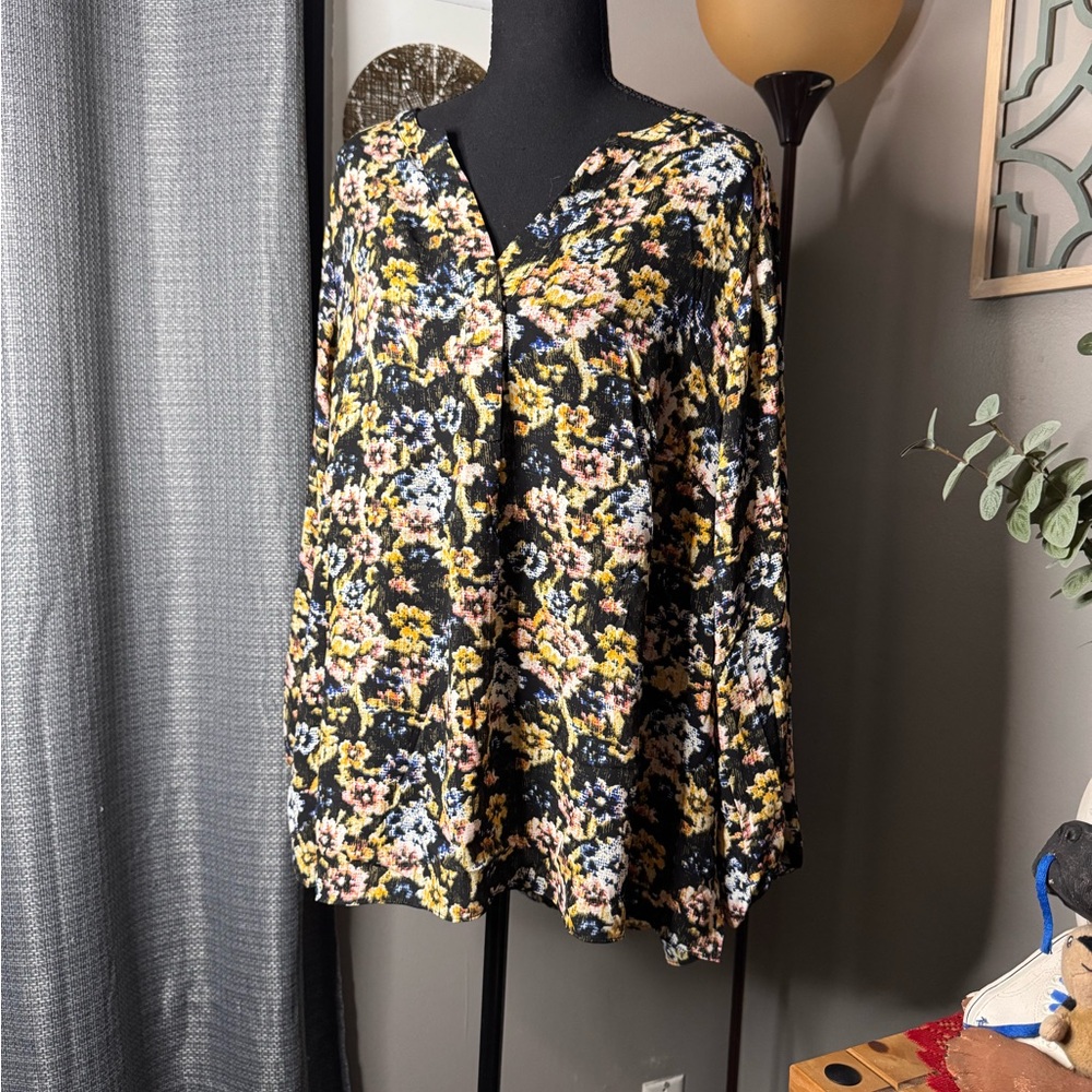 T Tahari Multicolor Floral Blouse
